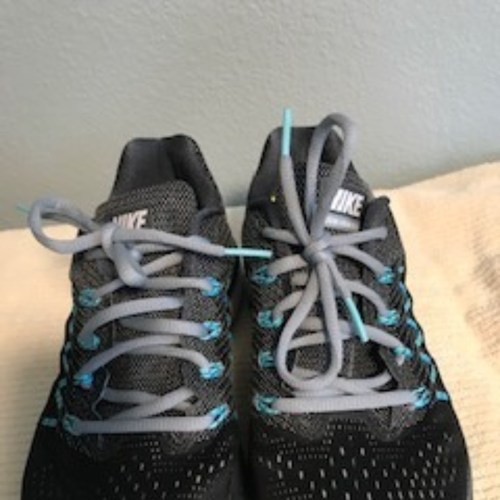 Women's Nike Zoom Vomero 10 Size 8